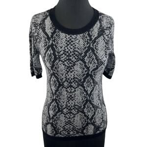 C by Bloomingdale's Black Gray Snake Print Short Sleeve Cashmere Sweater Size S